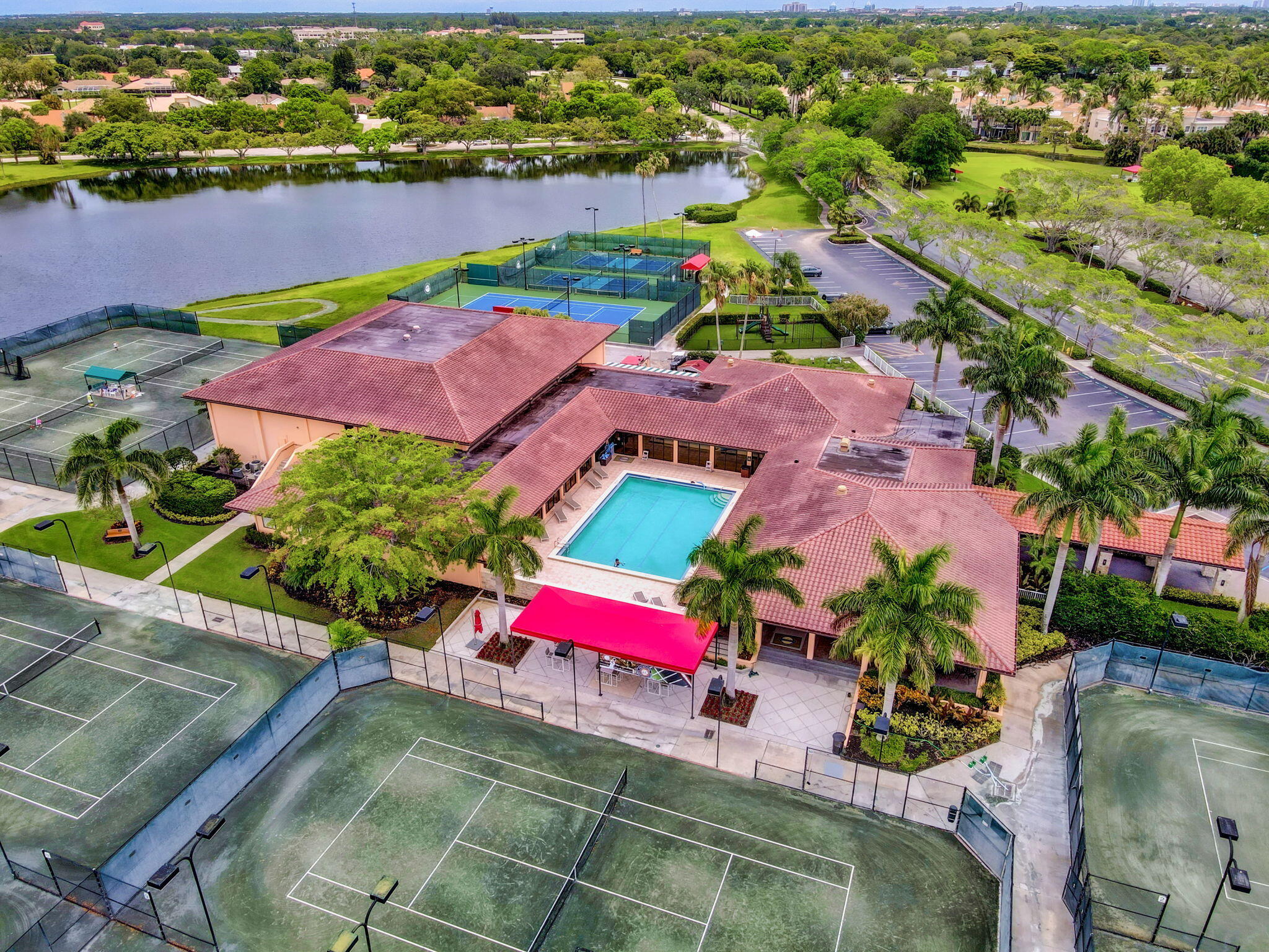 1602 ROSEWOOD Way
