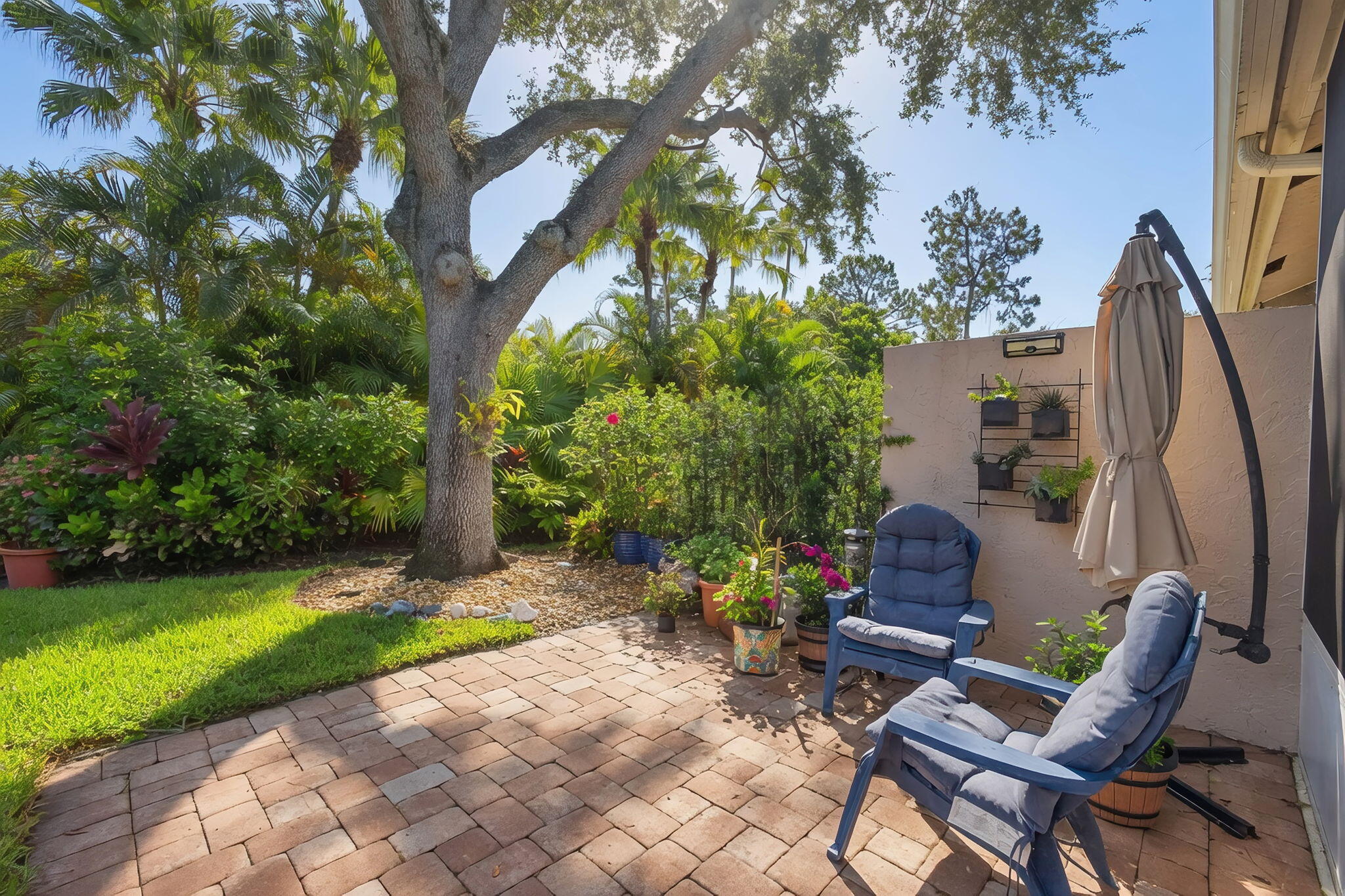 1602 ROSEWOOD Way