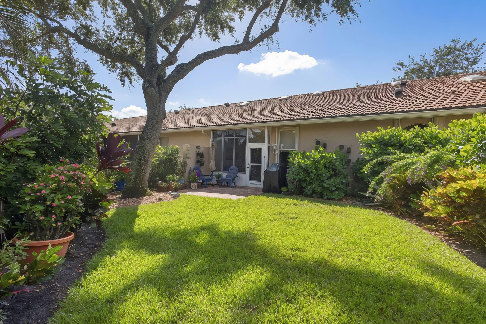 1602 ROSEWOOD Way