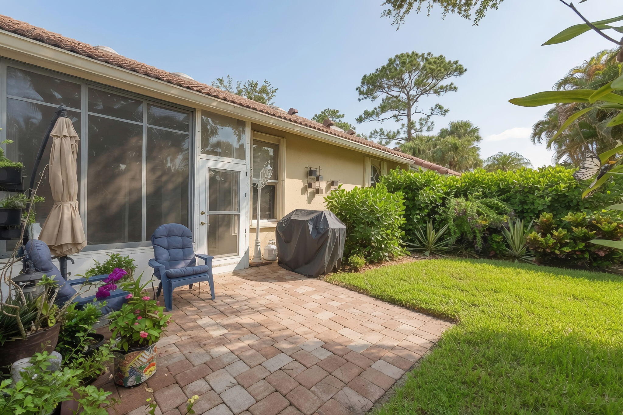 1602 ROSEWOOD Way