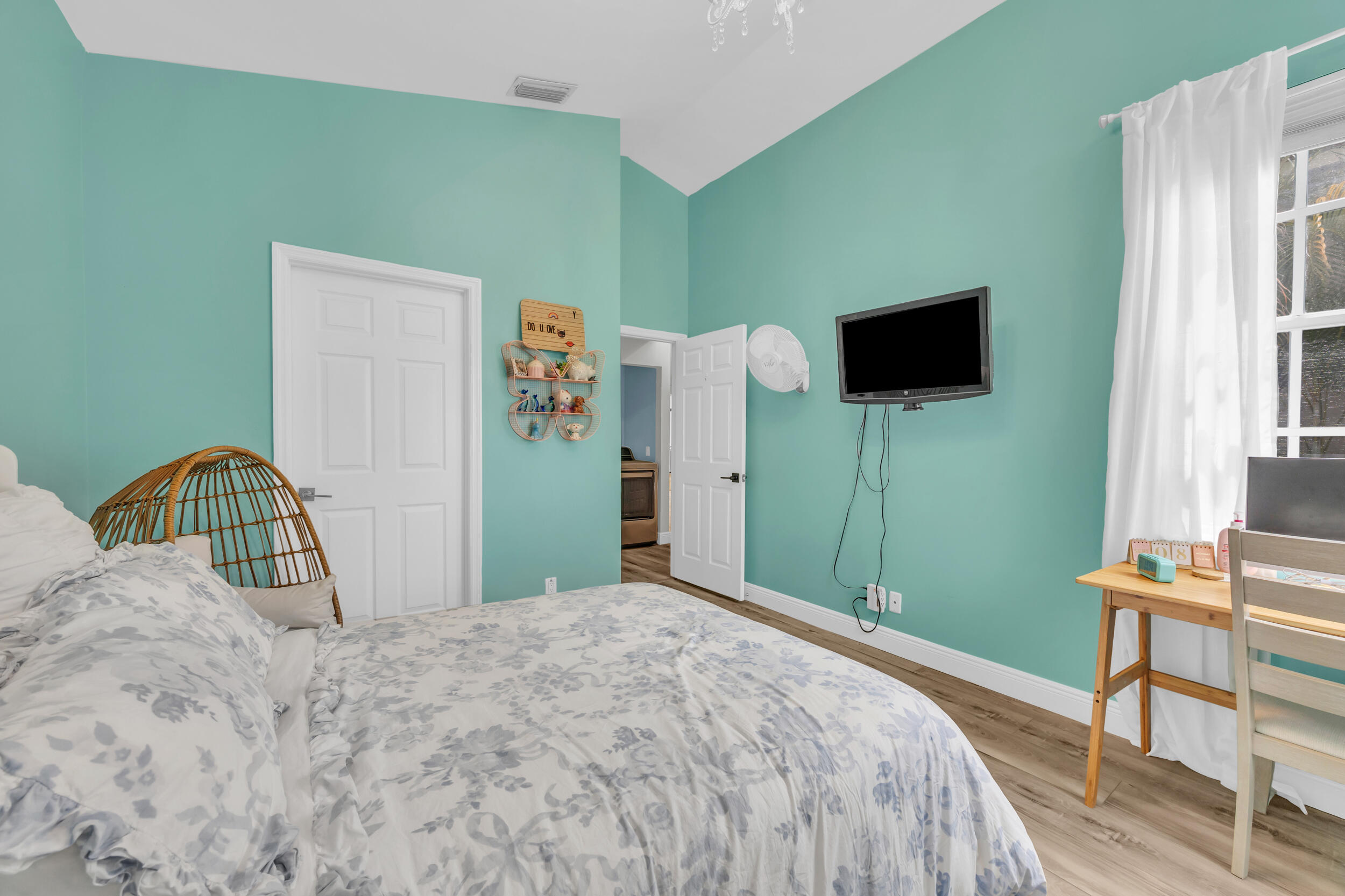 13862 Palm Grove Place