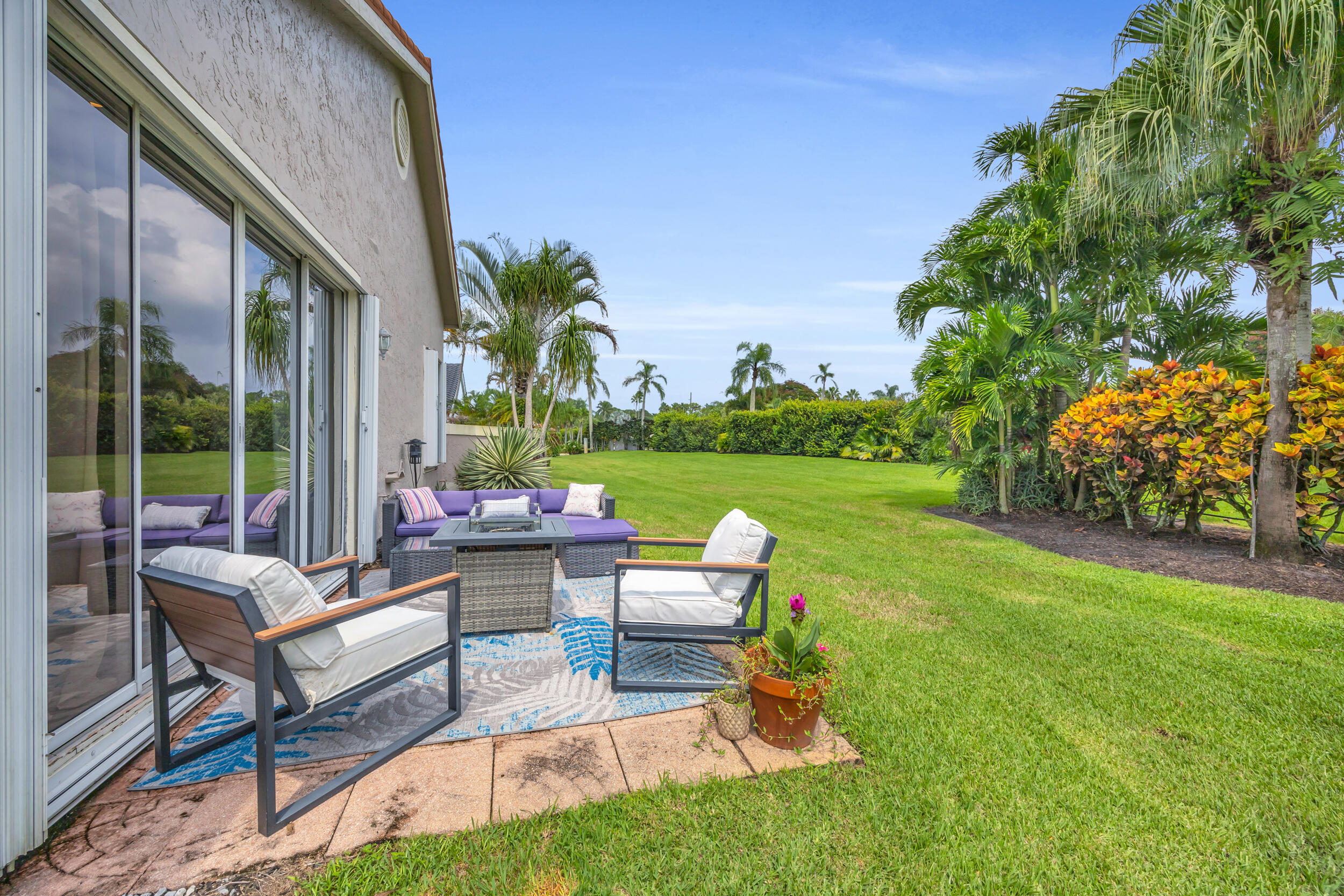 13862 Palm Grove Place