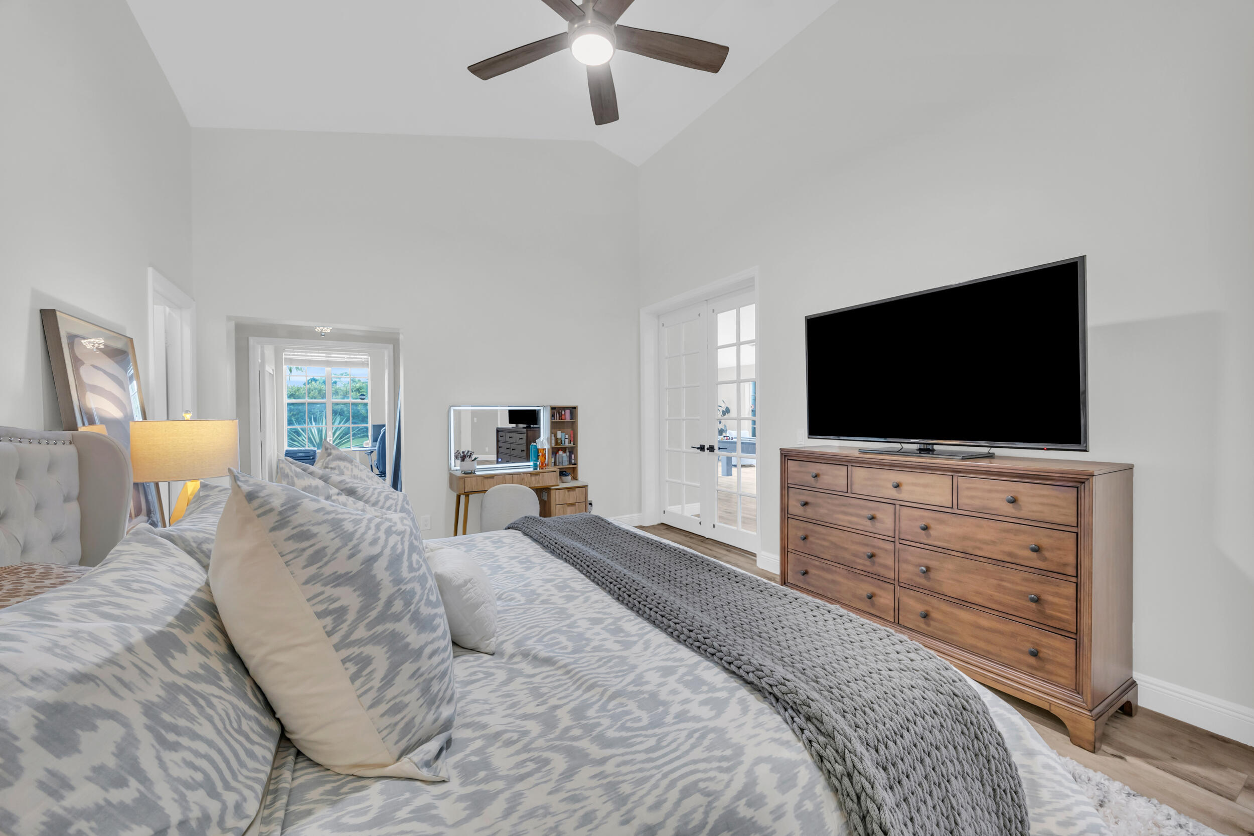 13862 Palm Grove Place