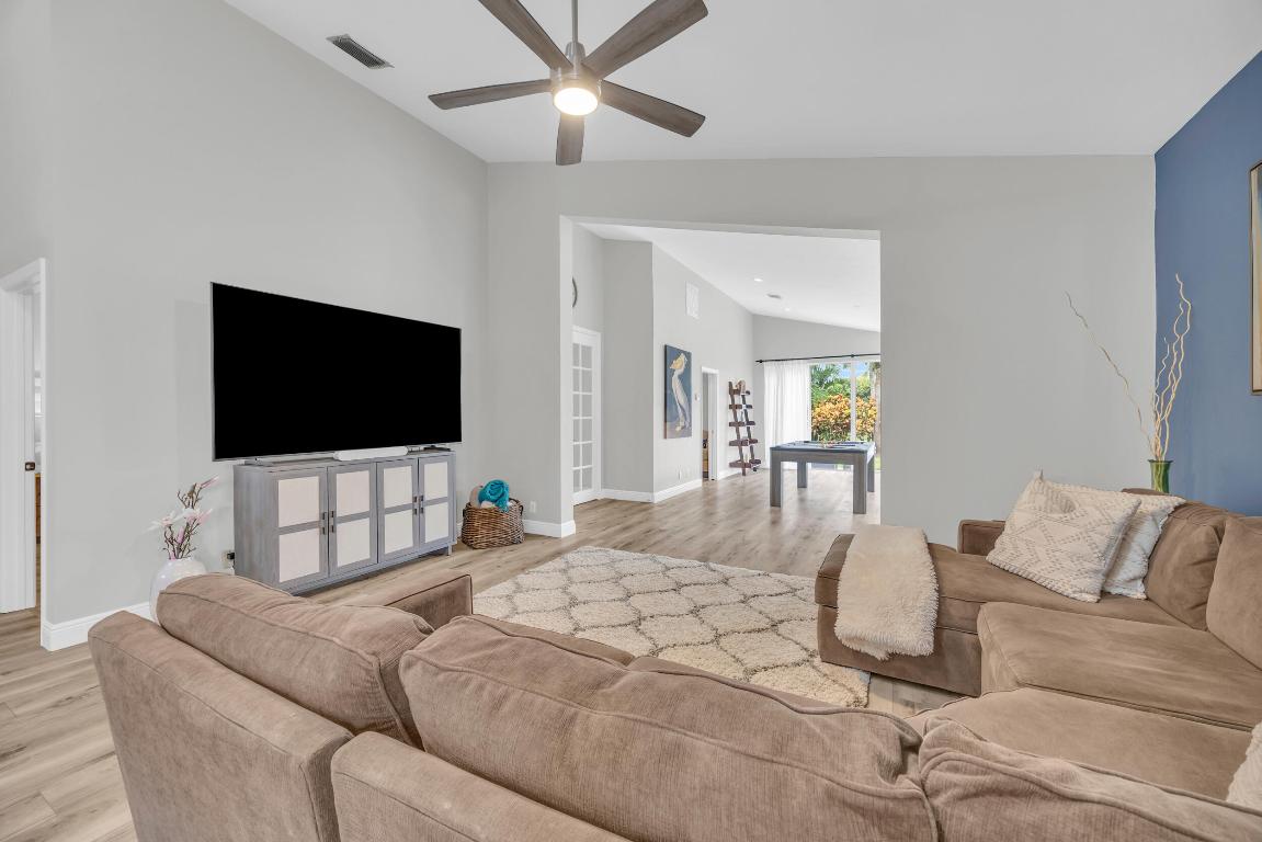 13862 Palm Grove Place