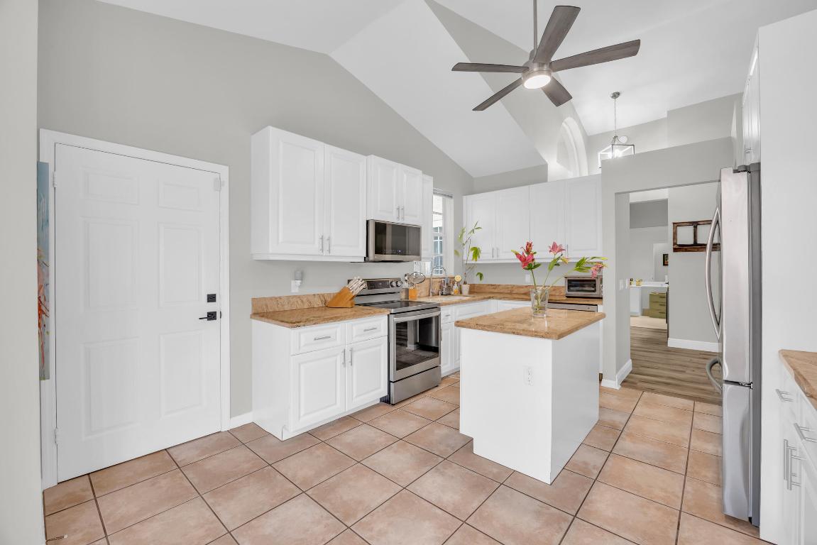 13862 Palm Grove Place