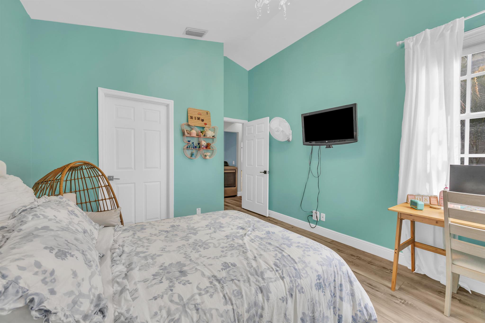 13862 Palm Grove Place