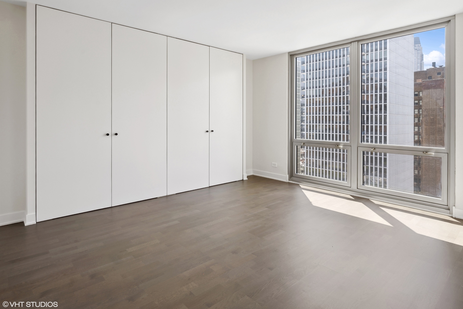 21 W Goethe Street Unit: 15G