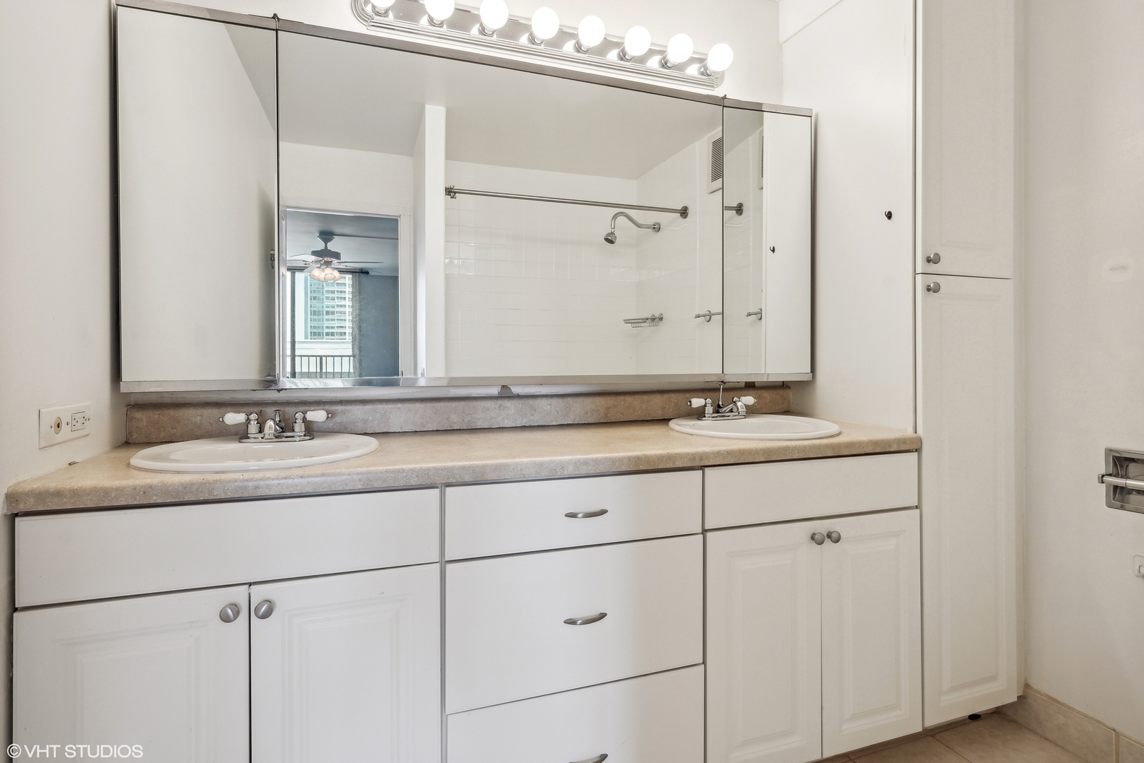 4170 N Marine Drive Unit: 17K