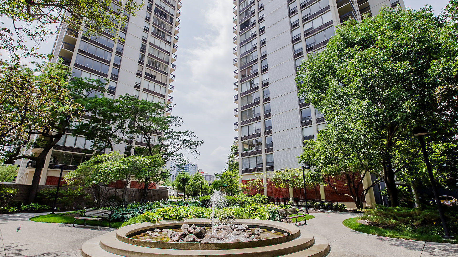 1360 N Sandburg Terrace Unit: 1404C