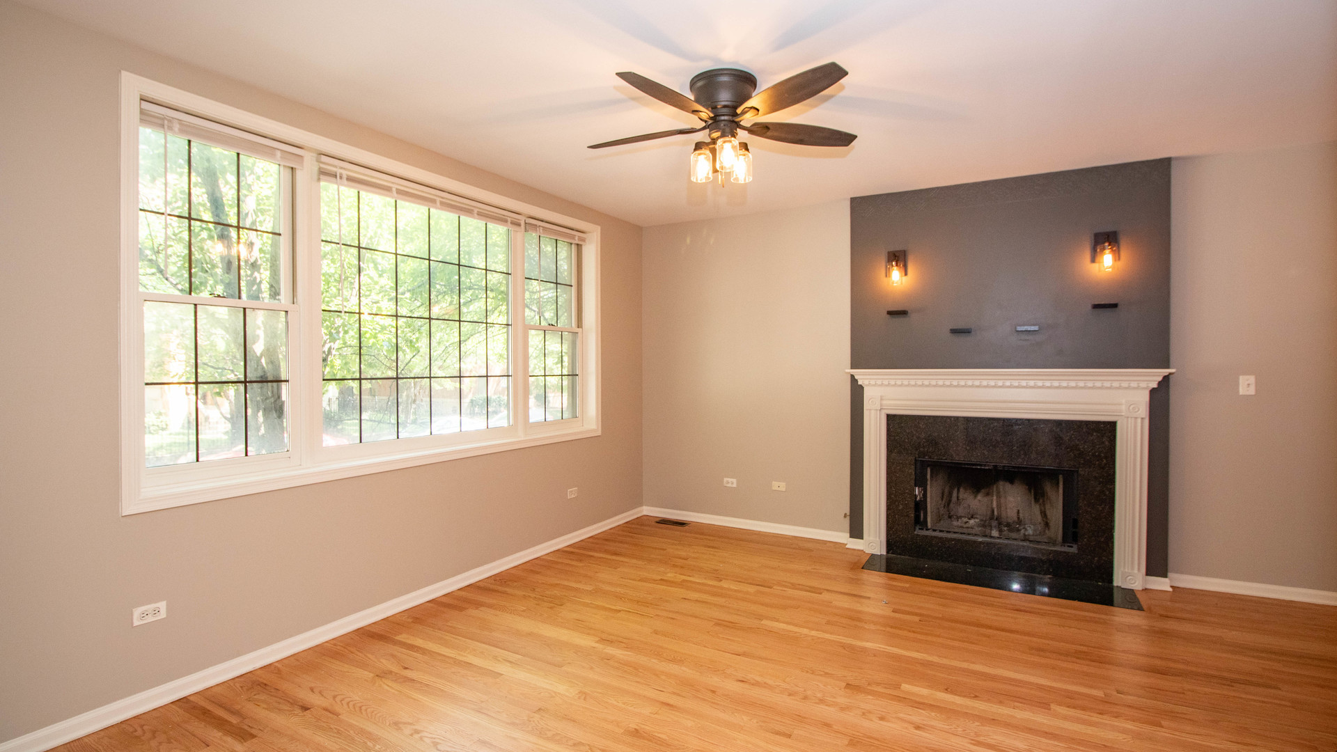 905 W Lawrence Avenue Unit: 1E