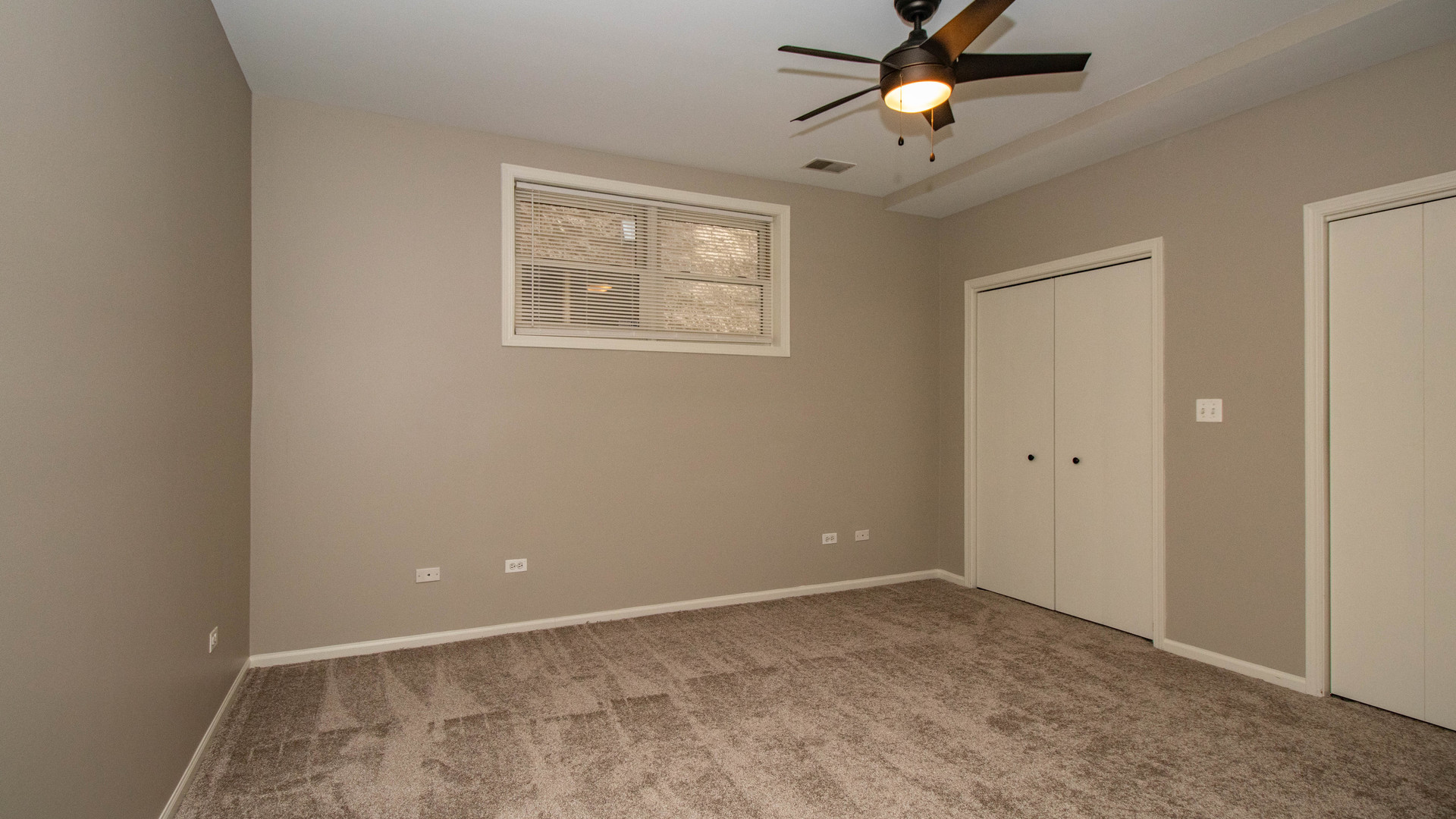 905 W Lawrence Avenue Unit: 1E
