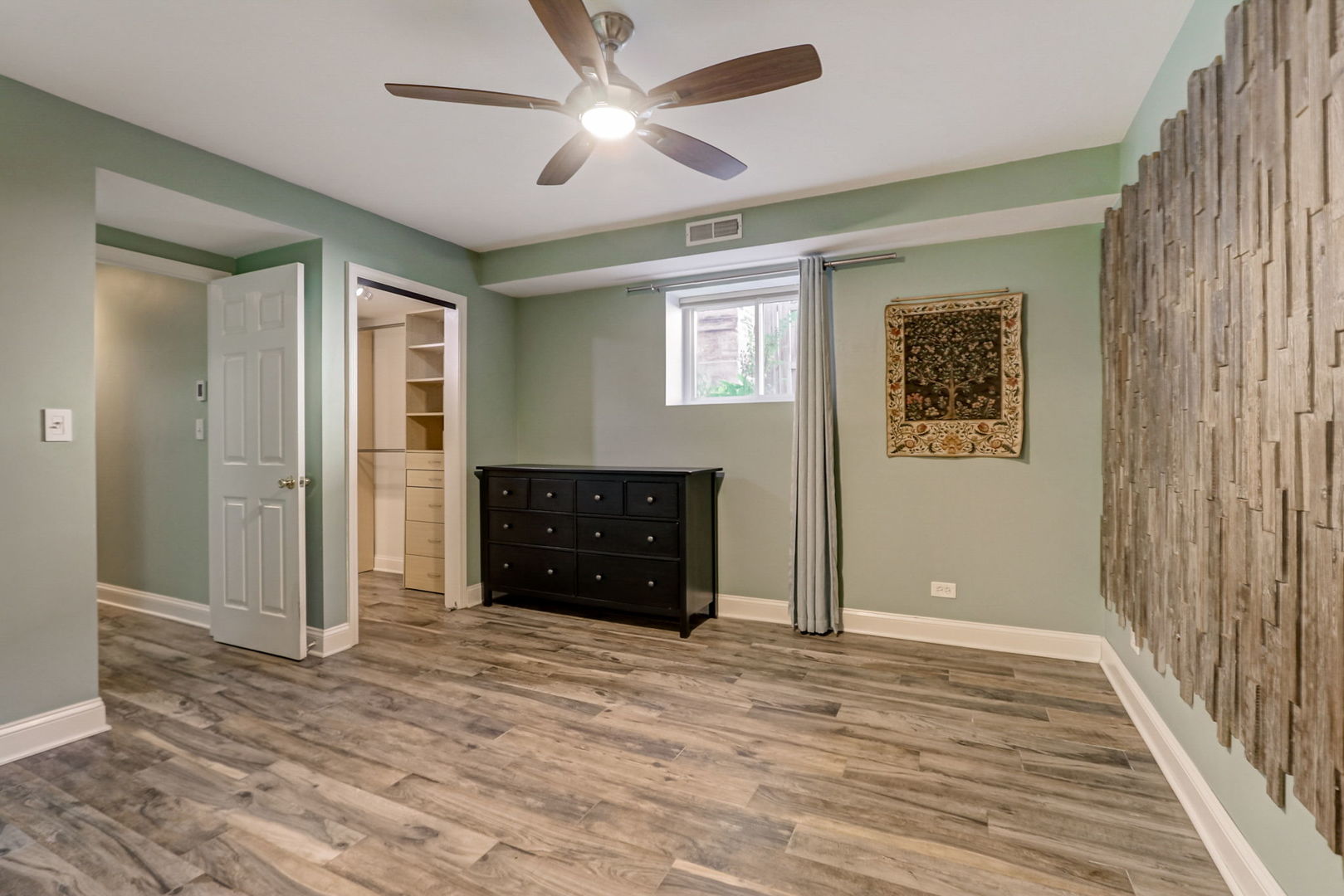 3947 N Kostner Avenue Unit: 1