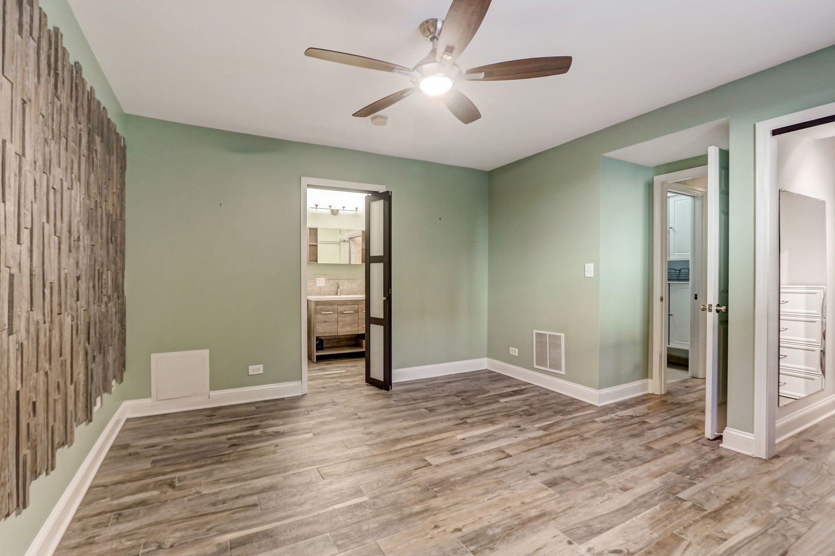 3947 N Kostner Avenue Unit: 1