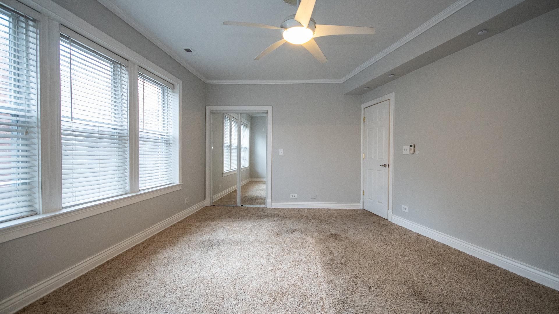 7612 N Rogers Avenue Unit: 3