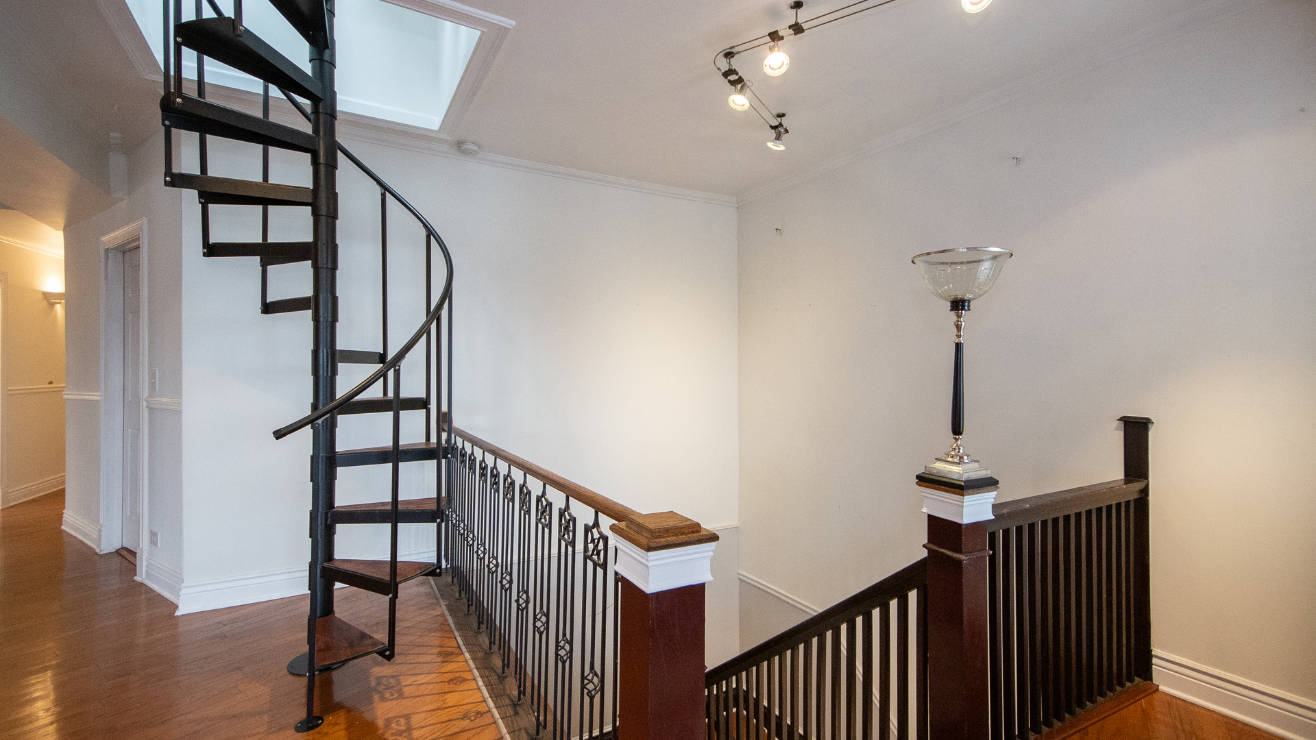 7612 N Rogers Avenue Unit: 3