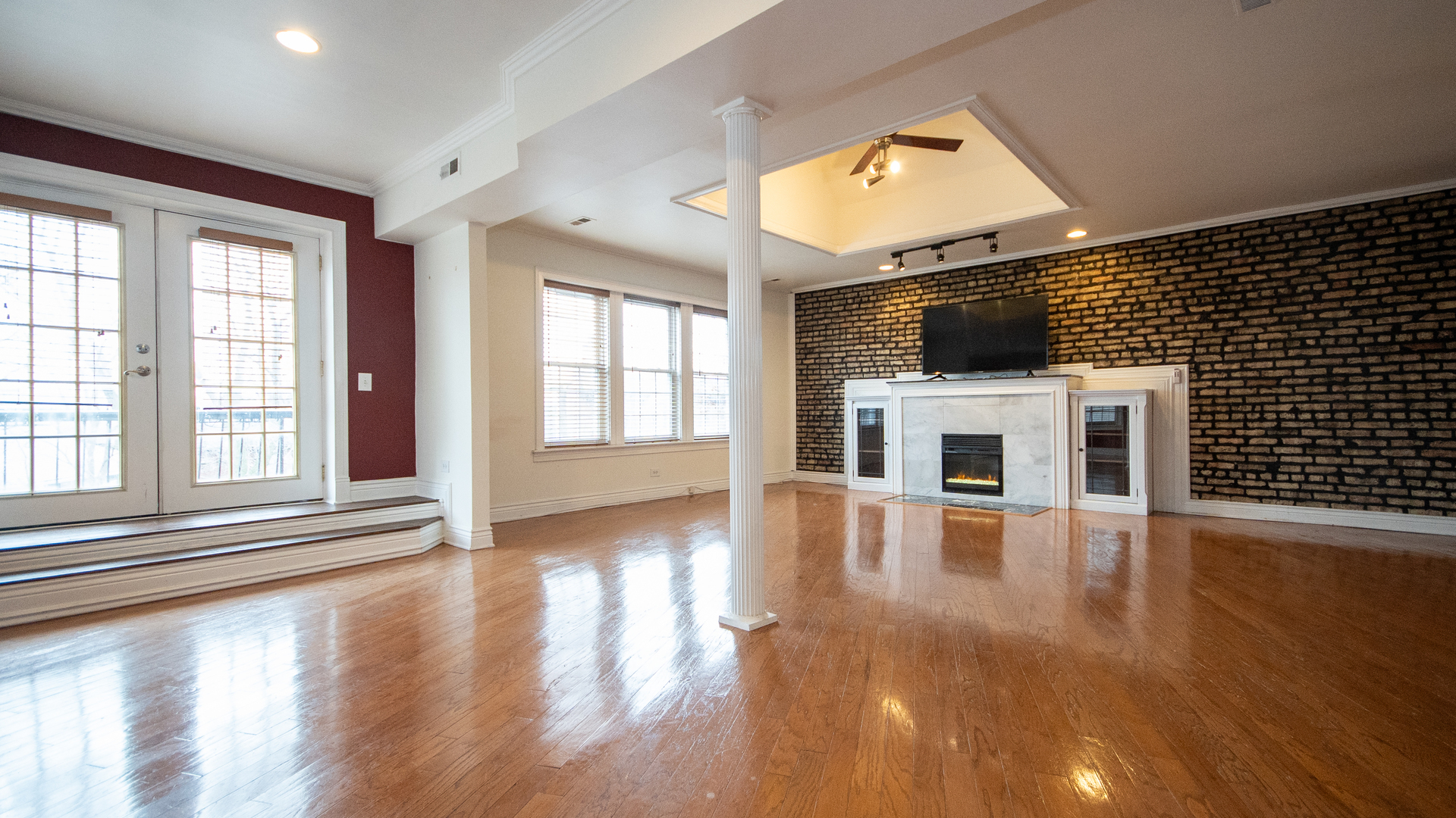 7612 N Rogers Avenue Unit: 3