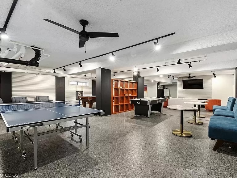 4970 N Marine Drive Unit: 1023