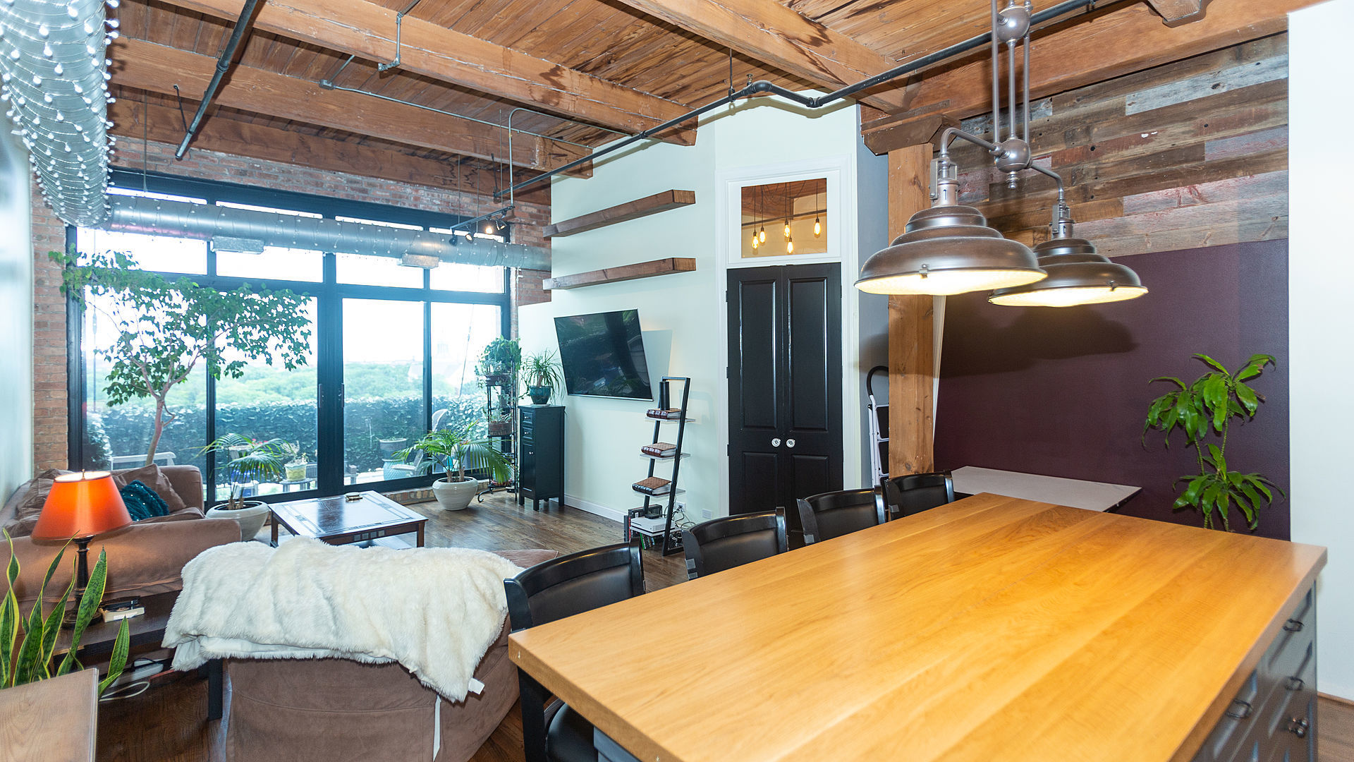 1250 W Van Buren Street Unit: 714