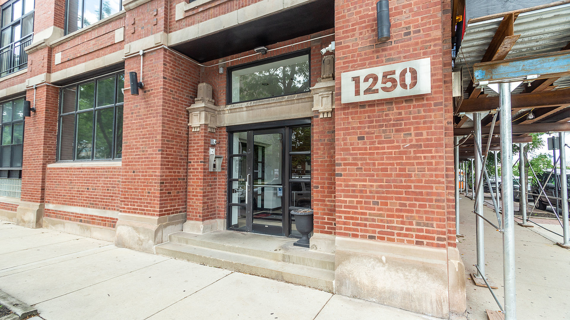 1250 W Van Buren Street Unit: 714