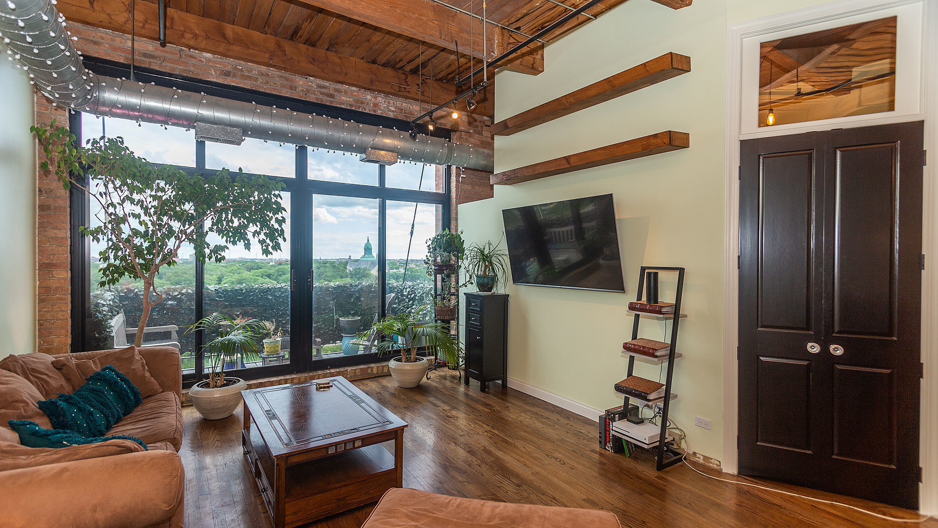 1250 W Van Buren Street Unit: 714