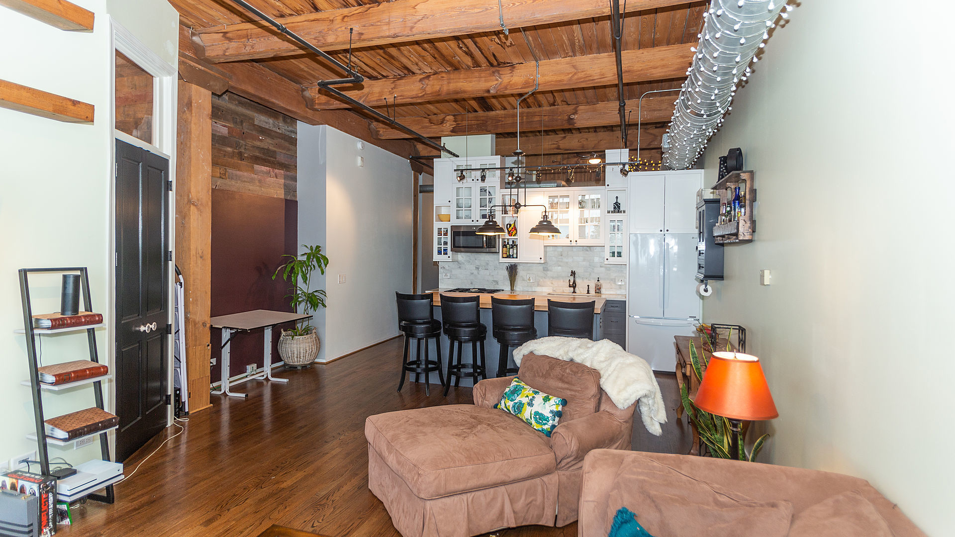 1250 W Van Buren Street Unit: 714