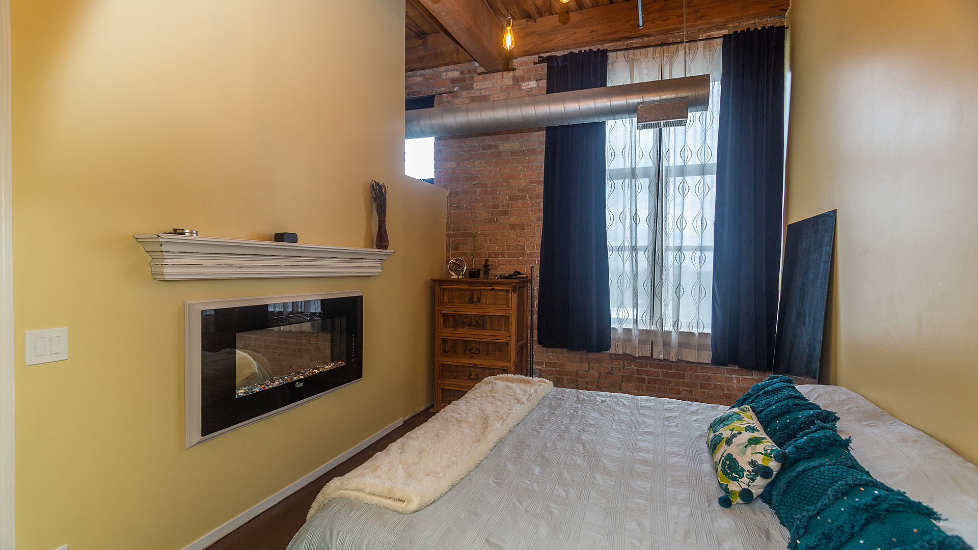 1250 W Van Buren Street Unit: 714