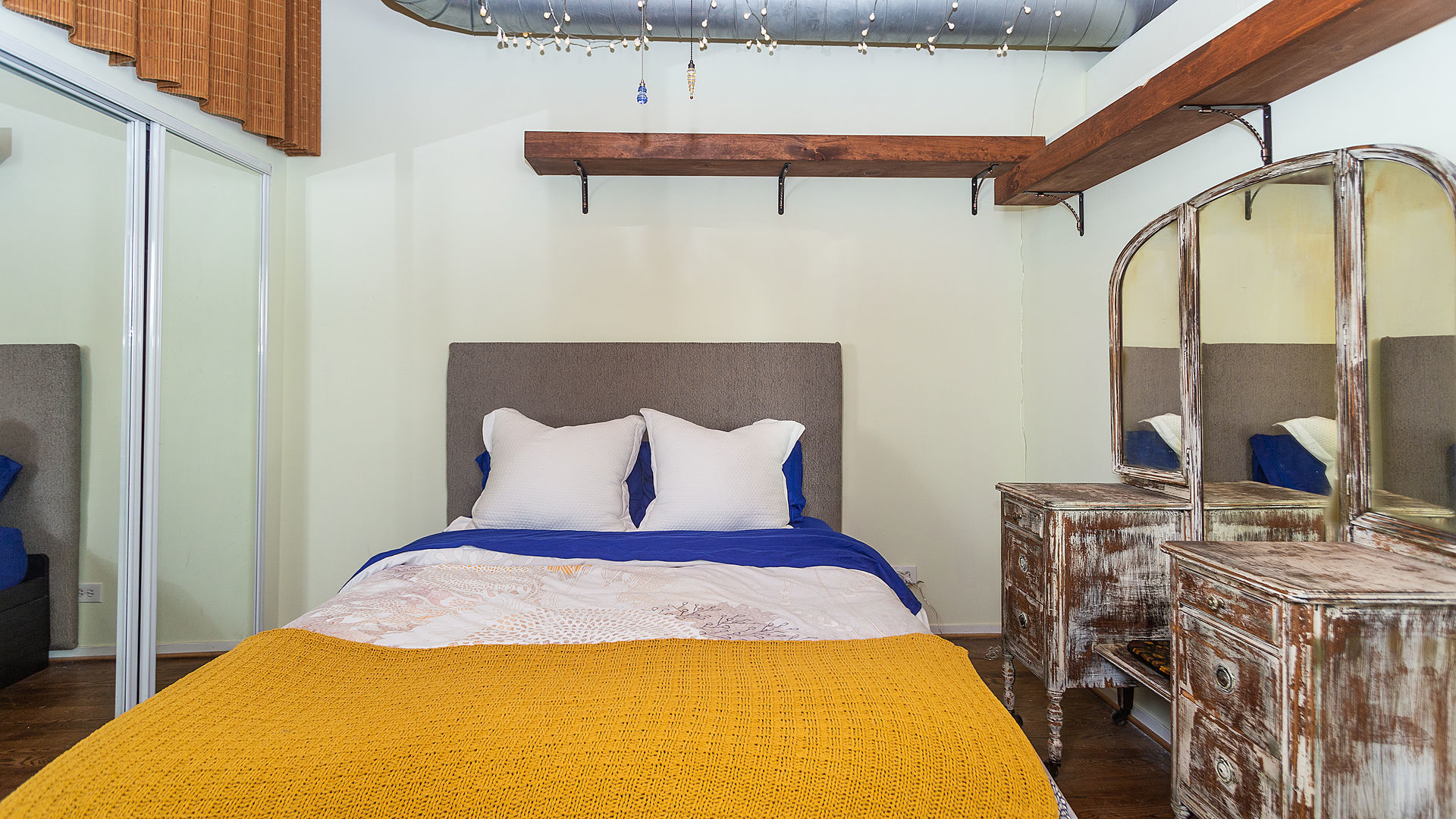 1250 W Van Buren Street Unit: 714