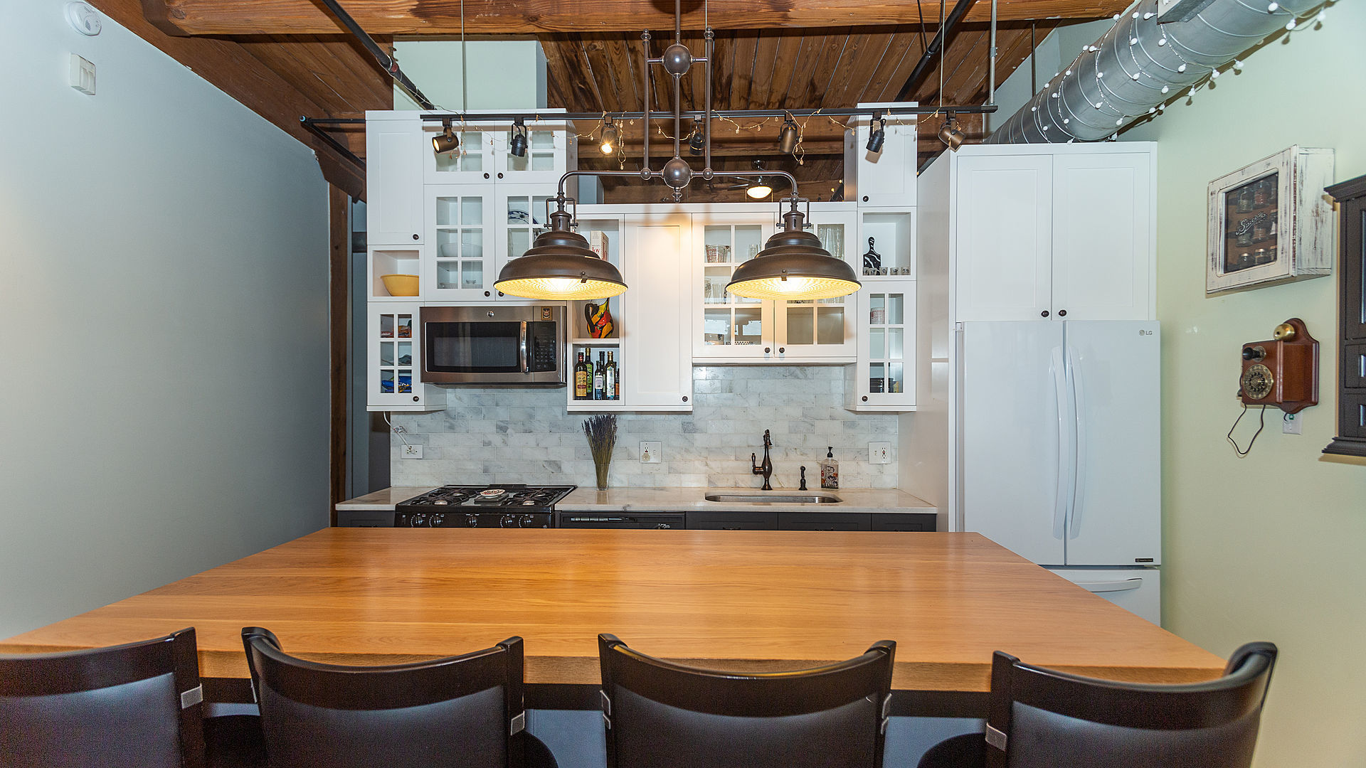 1250 W Van Buren Street Unit: 714