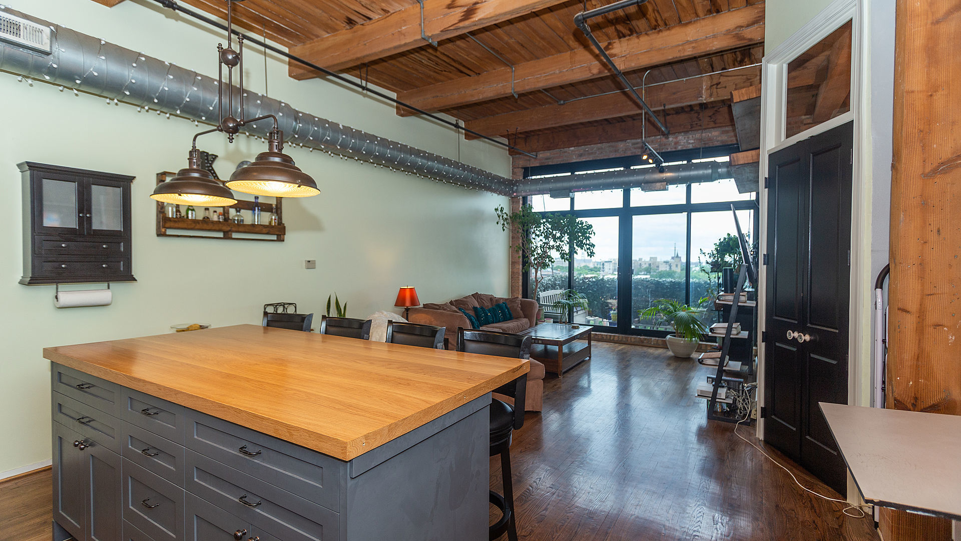 1250 W Van Buren Street Unit: 714
