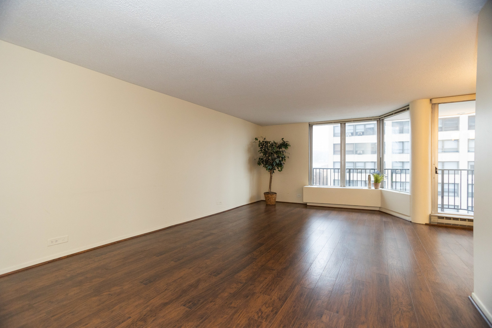 4170 N Marine Drive Unit: 5H