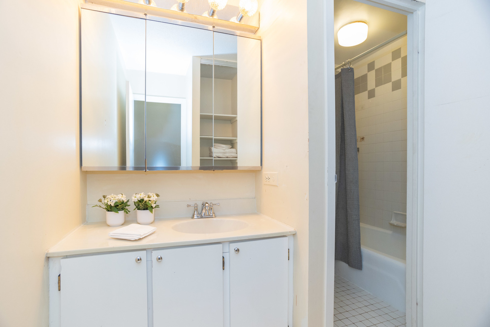 4170 N Marine Drive Unit: 5H