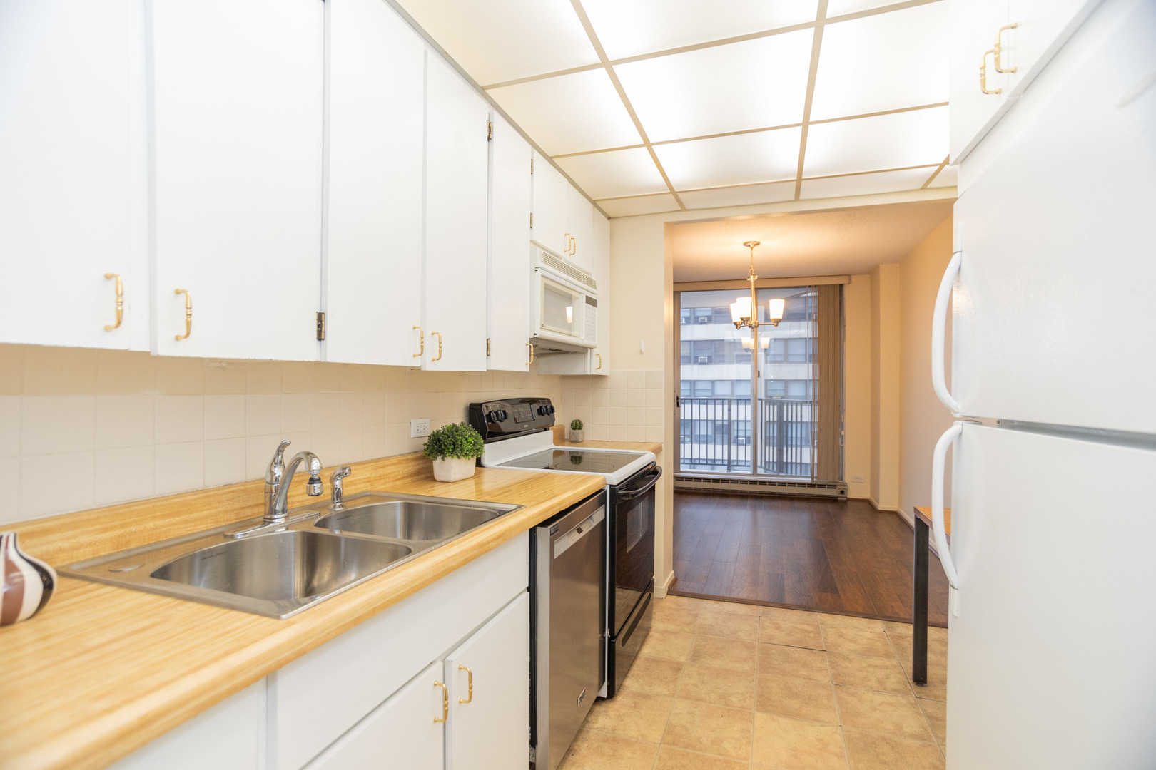 4170 N Marine Drive Unit: 5H