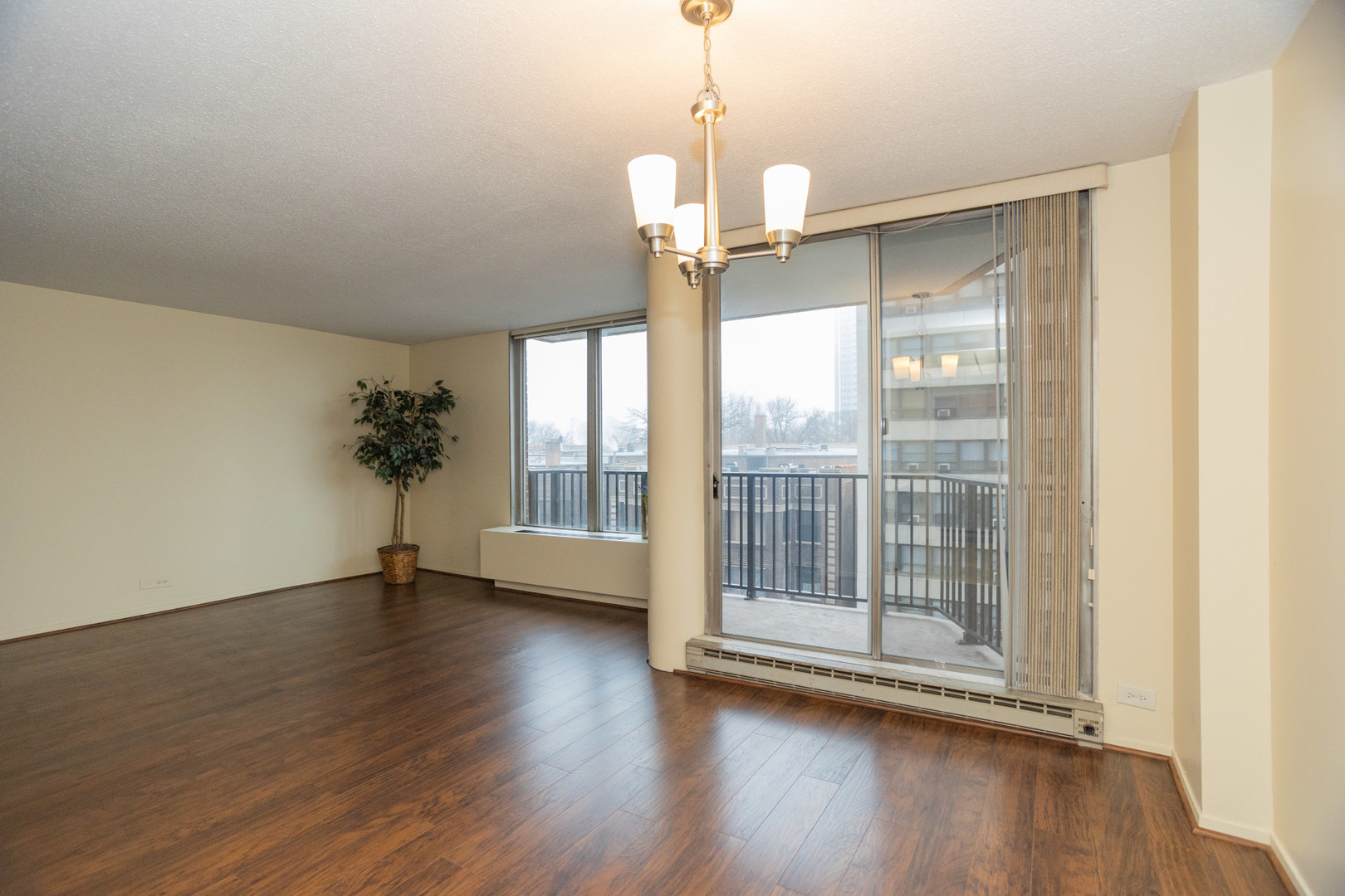 4170 N Marine Drive Unit: 5H
