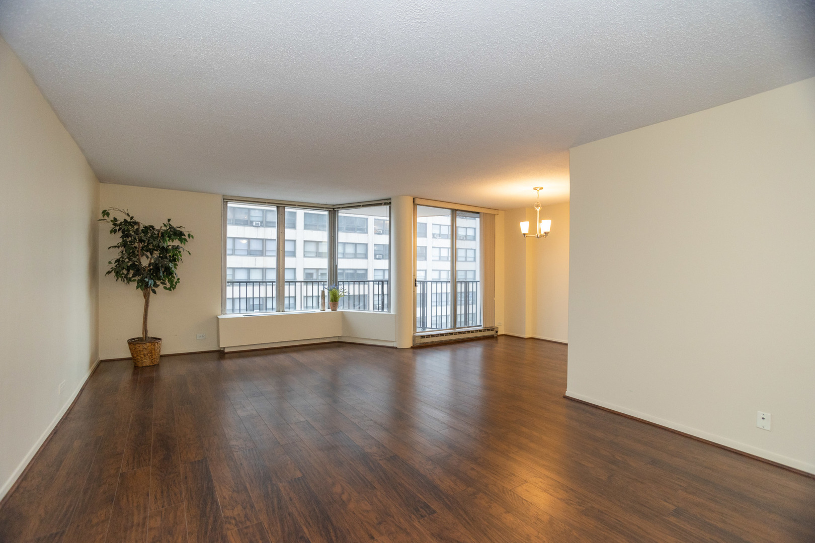 4170 N Marine Drive Unit: 5H