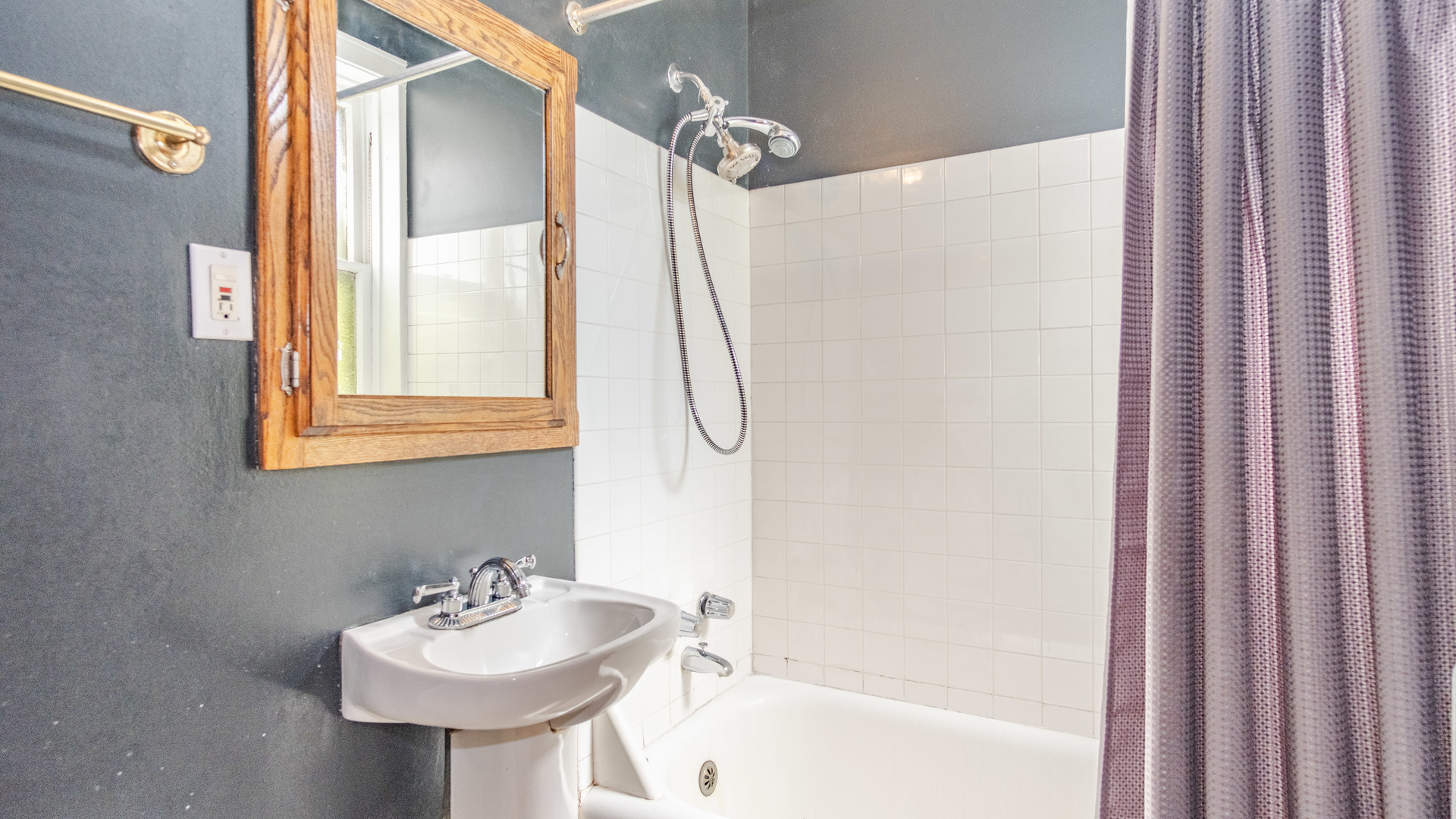 6549 N Ashland Avenue Unit: 2