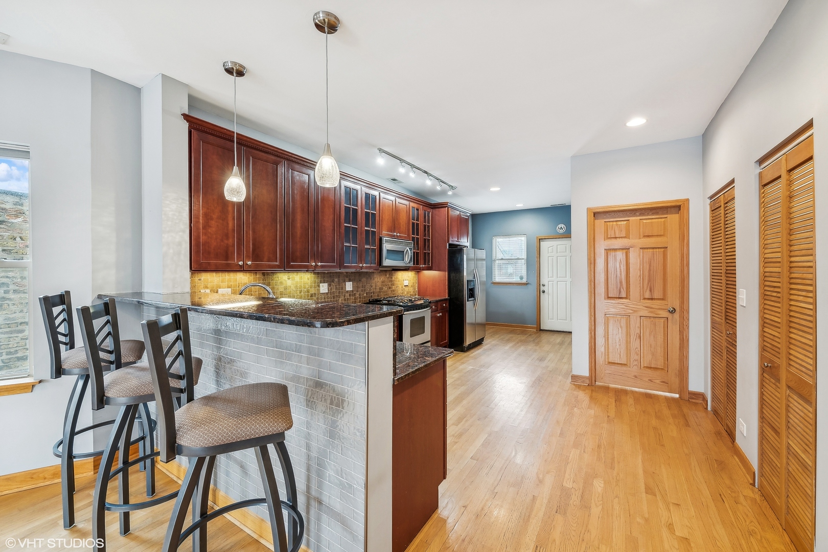 4244 N Pulaski Road Unit: 3