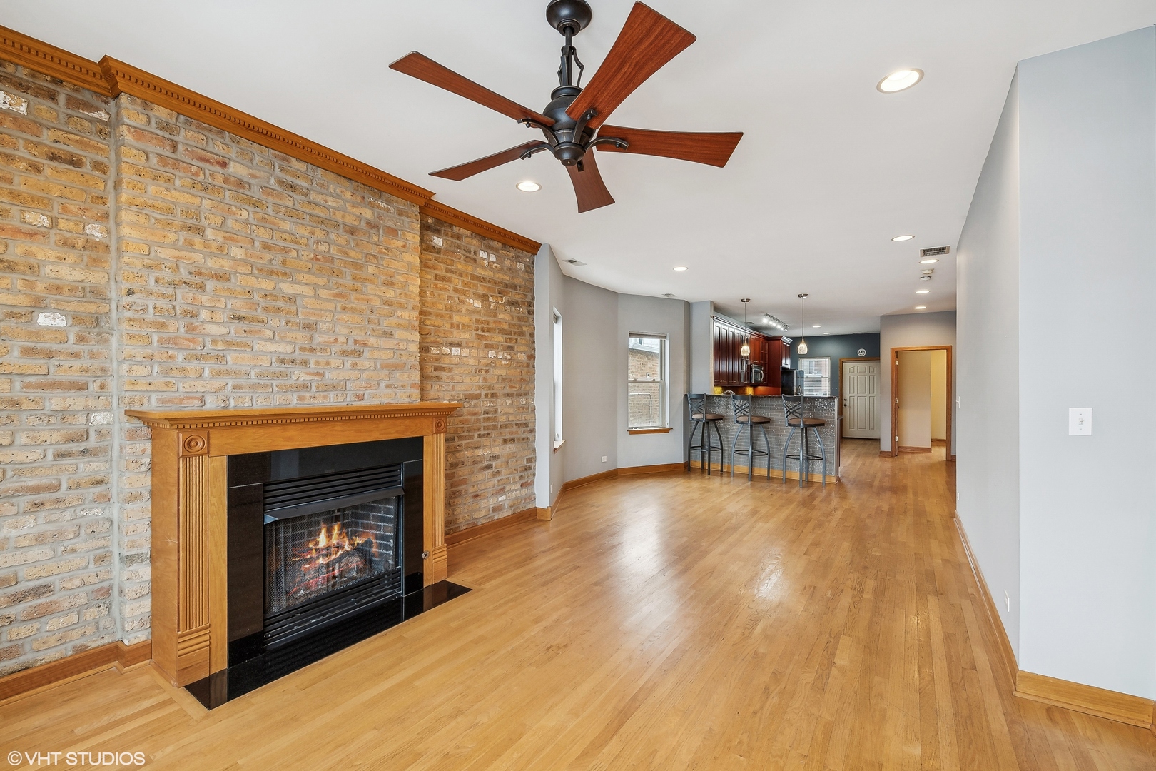 4244 N Pulaski Road Unit: 3