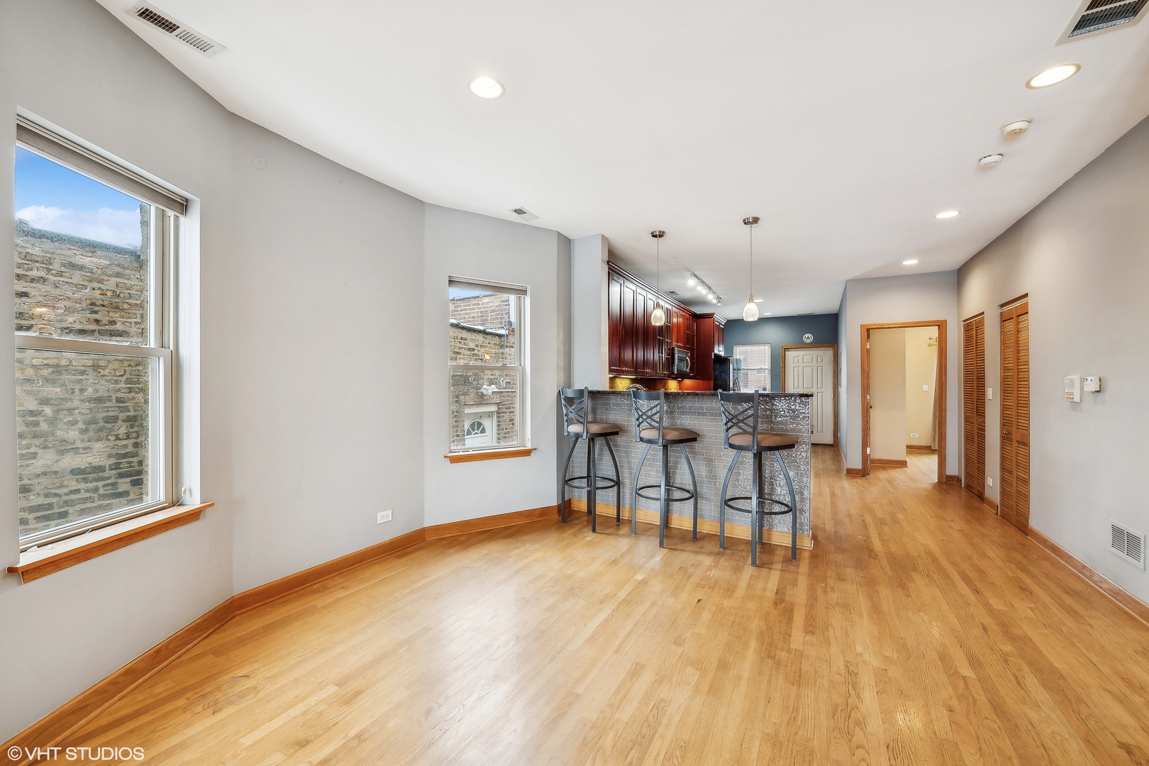 4244 N Pulaski Road Unit: 3