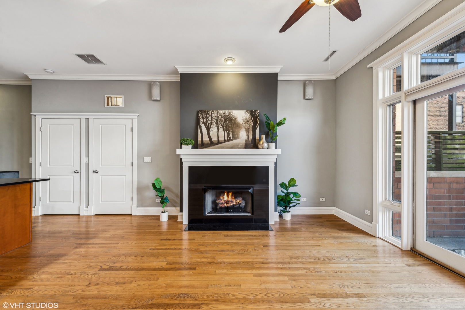 800 W Cornelia Avenue Unit: 206