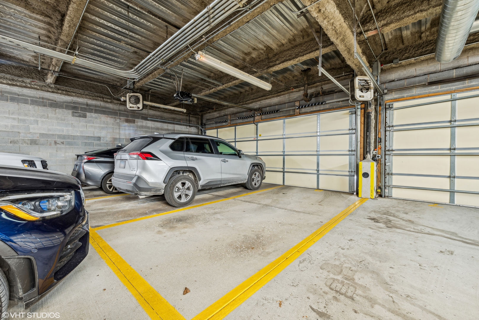 800 W Cornelia Avenue Unit: 206