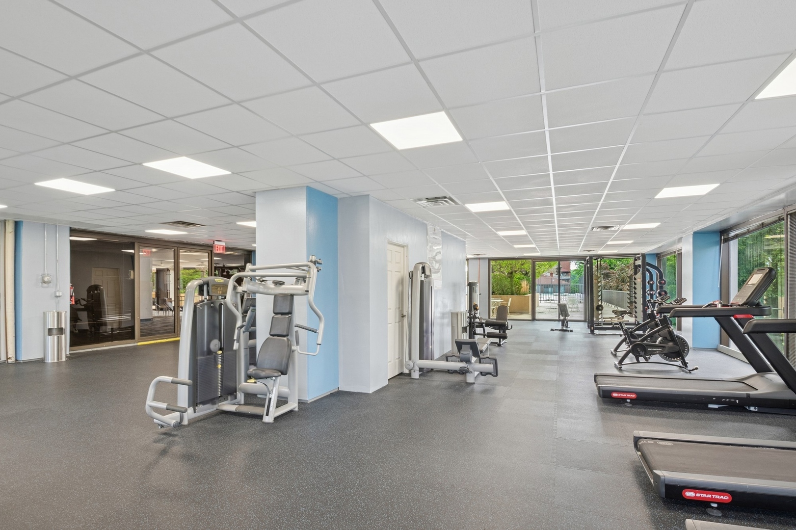 4343 N Clarendon Avenue Unit: 513