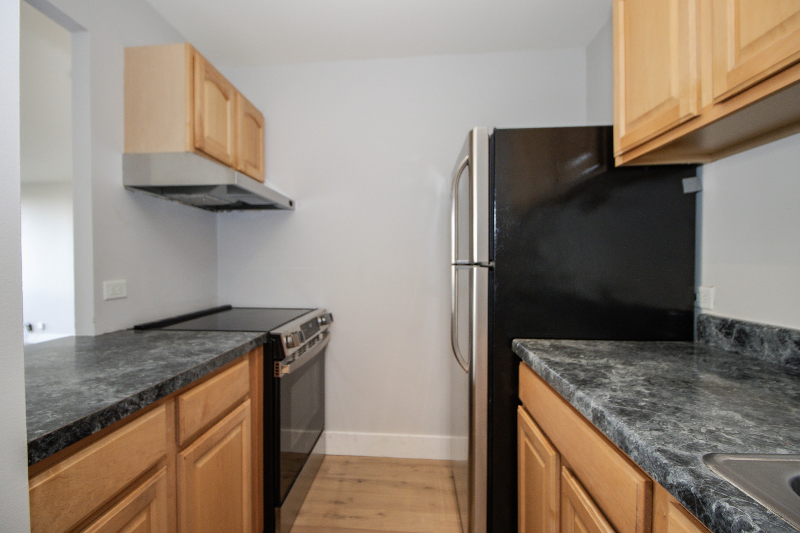 4343 N Clarendon Avenue Unit: 513