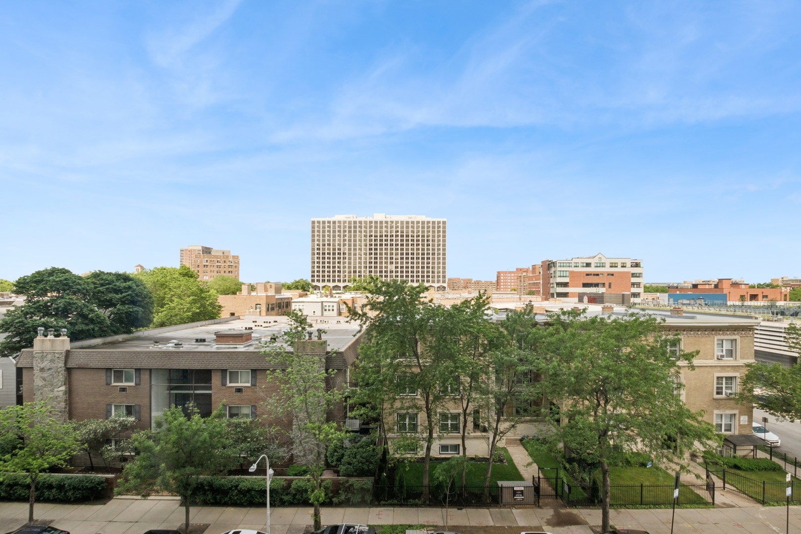 4343 N Clarendon Avenue Unit: 513