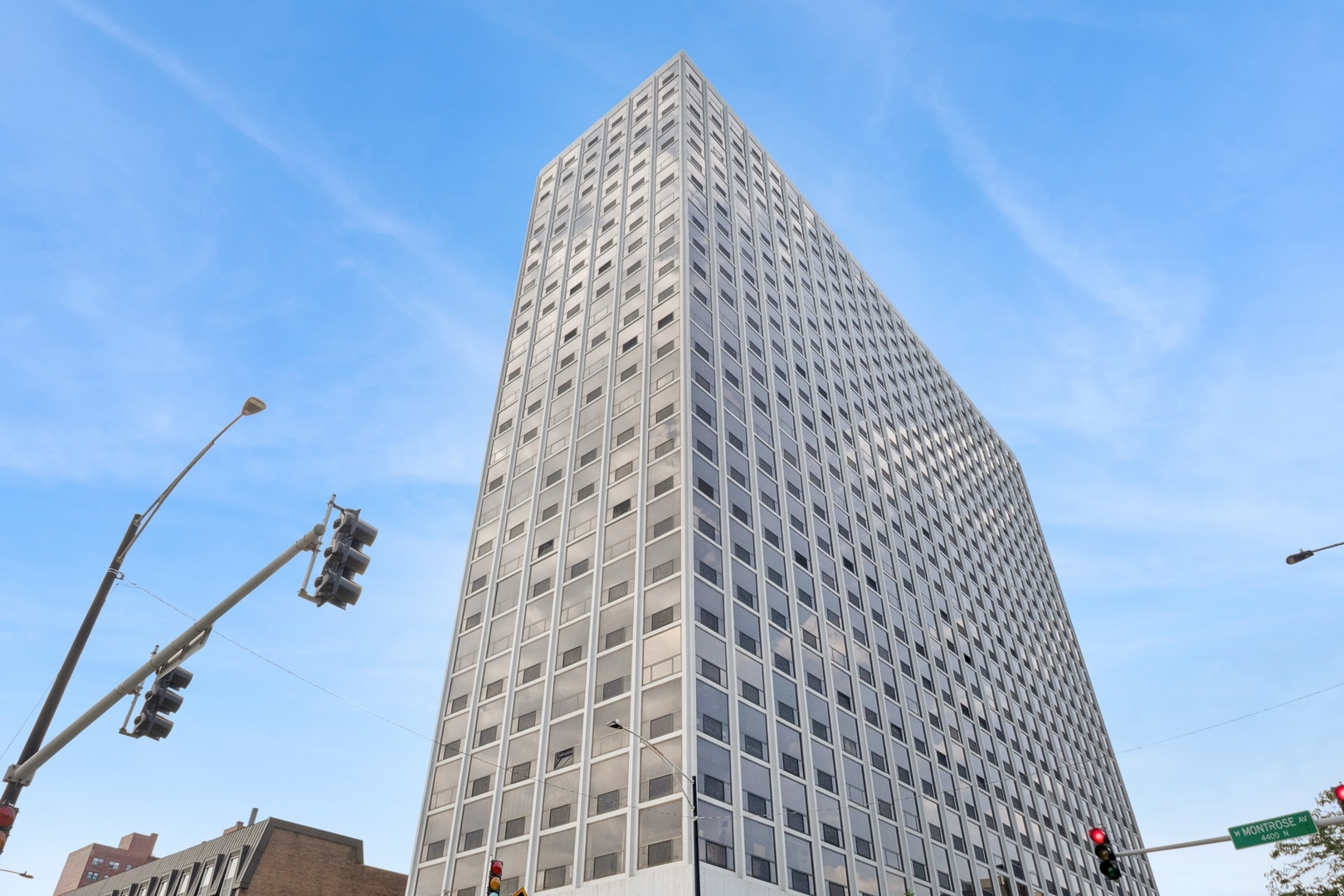 4343 N Clarendon Avenue Unit: 513
