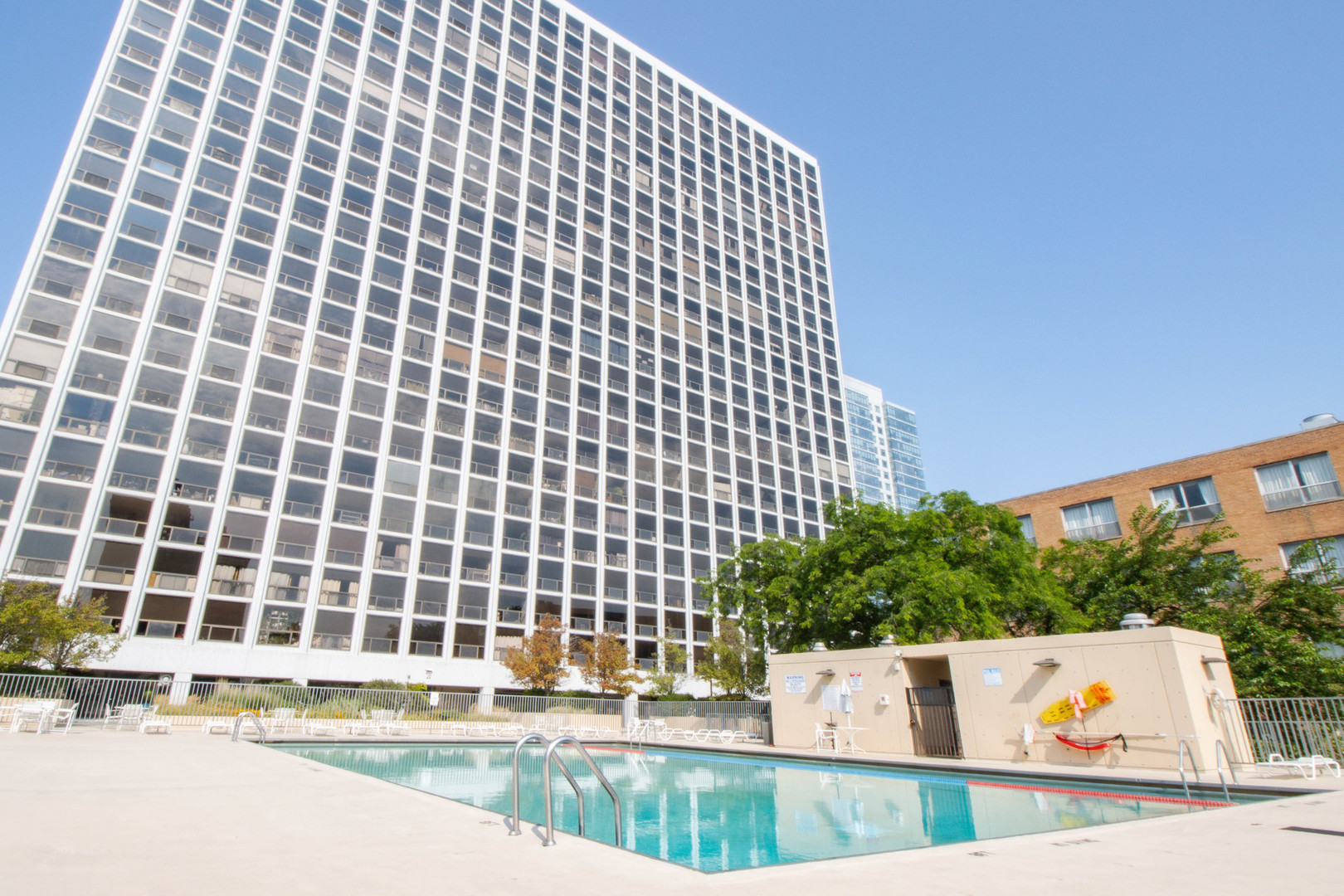 4343 N Clarendon Avenue Unit: 513