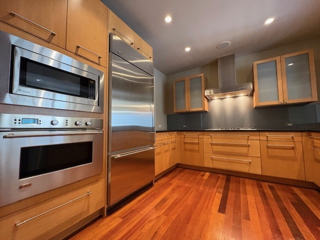 270 E PEARSON Street Unit: 602