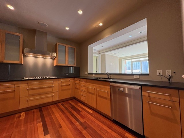 270 E PEARSON Street Unit: 602