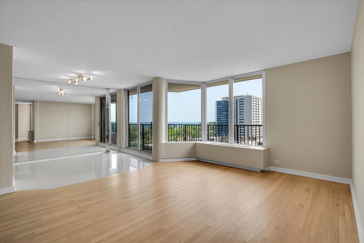 4170 N Marine Drive Unit: 11L