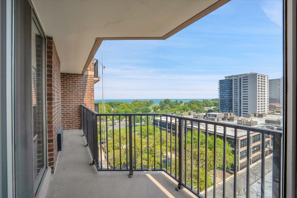 4170 N Marine Drive Unit: 11L