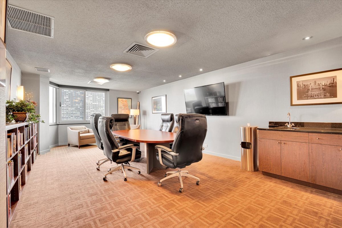 4170 N Marine Drive Unit: 11L